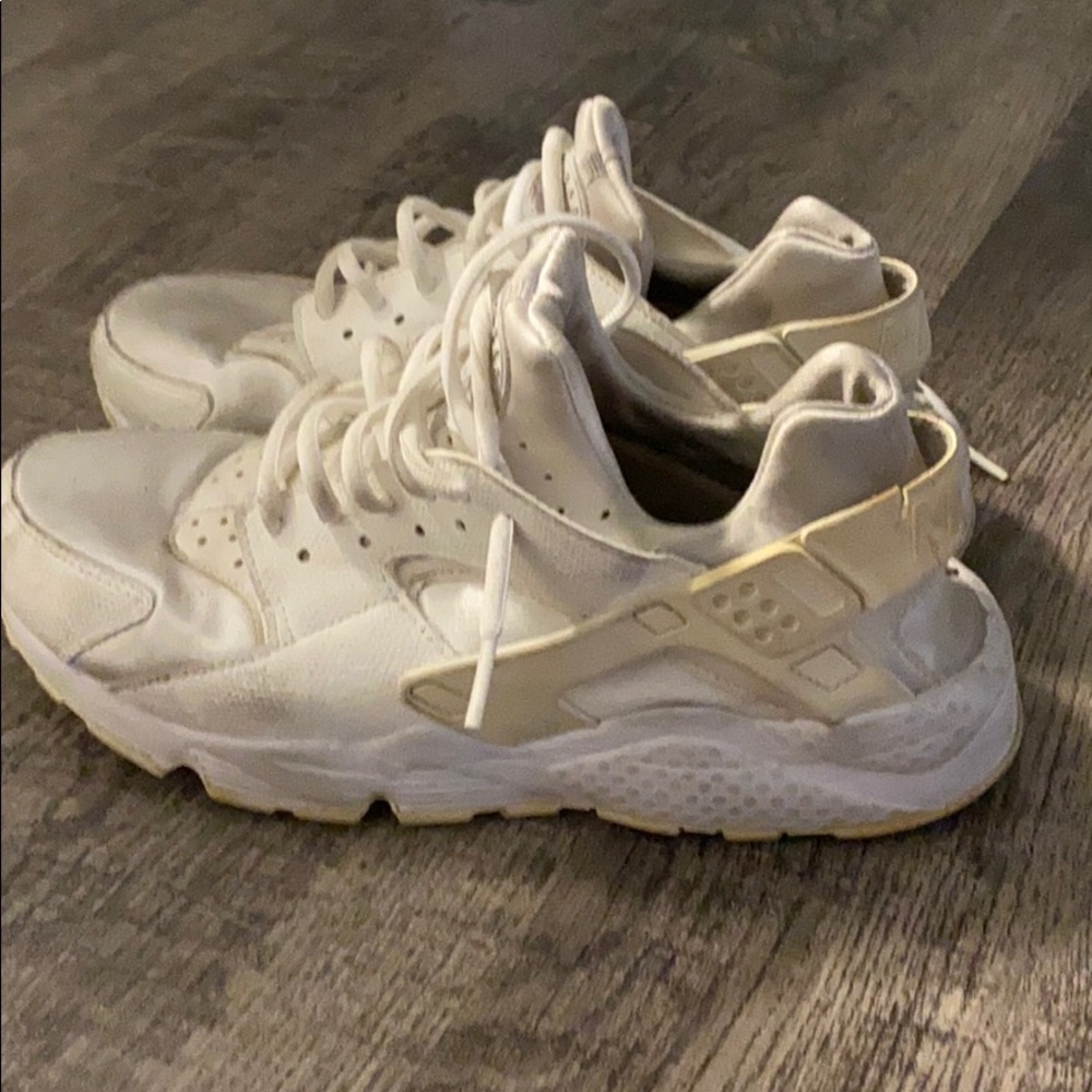 Nike huarache, white size 9
